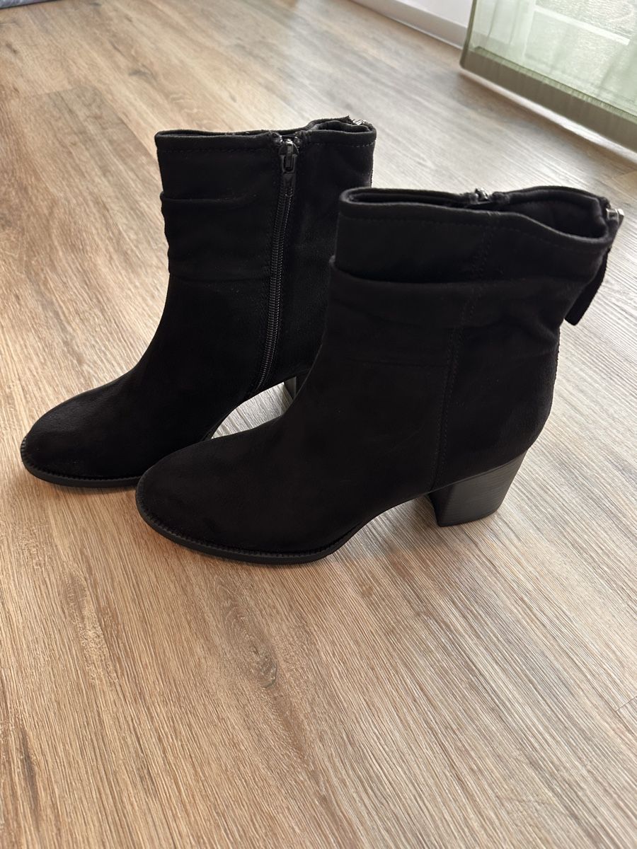 Scarpe da donna: Schwarze Stiefeletten, Grösse 39 – Nuovo (secondo la descrizione) da Kloten venduto da AnemoneD 1