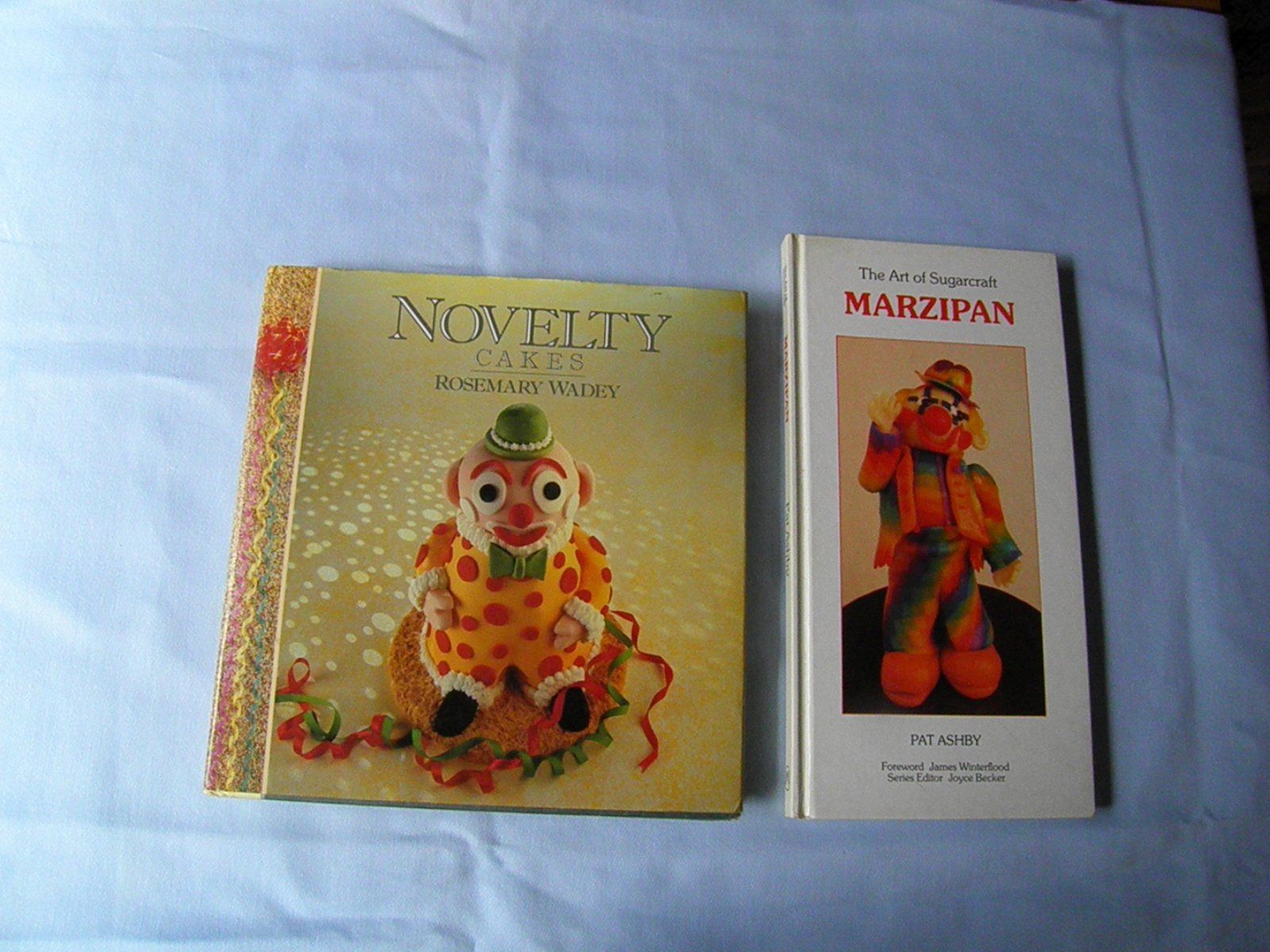 Libri: 2 Fachbücher Marzipan & Cake – Usato da Triesen FL venduto da Trigon 9