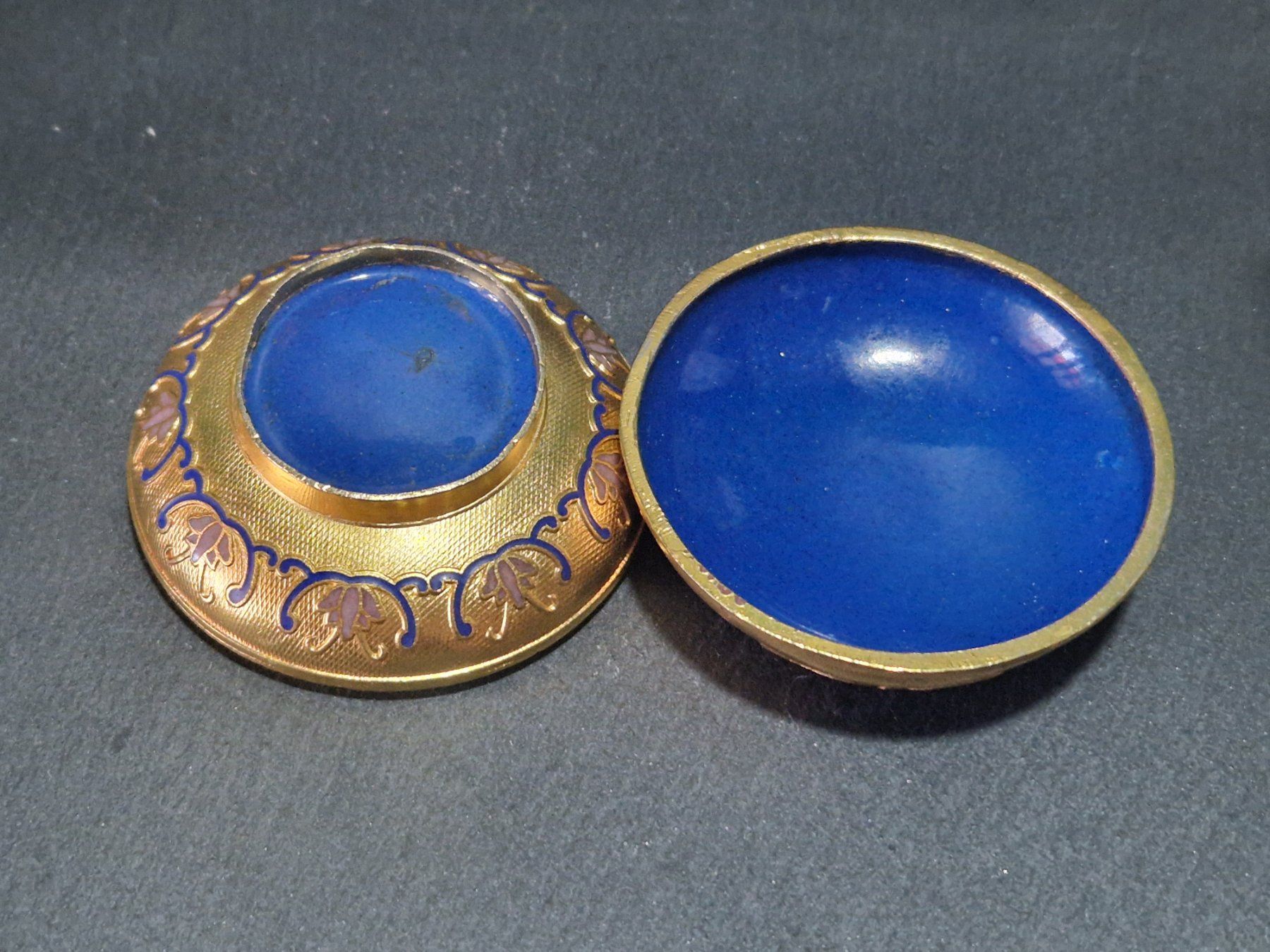 Altro in Decorazioni & Accessori: Cloisonné Dose Rund – Usato da Winterthur venduto da Sadega 3