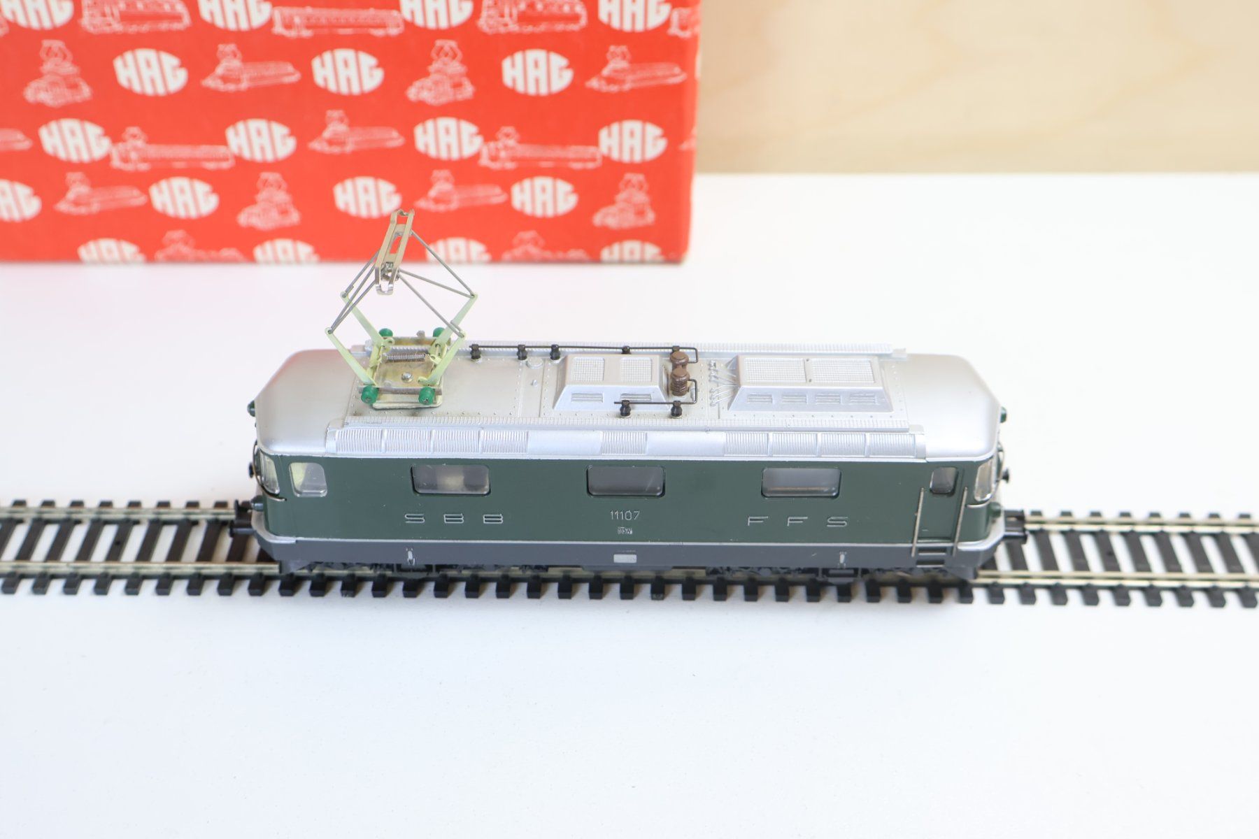 Hag Modellini di ferrovie: HAG SBB Re 4/4 E-Lok Nr. 161 H0 DC – Usato da Winterthur venduto da Monstera 4