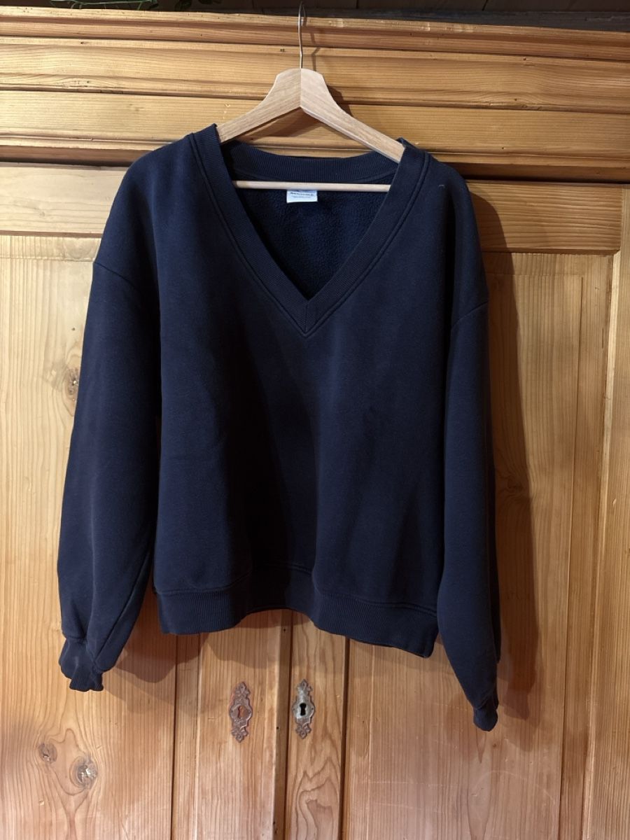 Bershka Pulls & Sweat-shirts: Zwei Pullover V-Neck – D'occasion à Affoltern am Albis par tam_5vn5