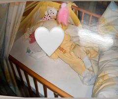 Sehr gutes erhaltenes Kinderbett, ohne Inhalt
