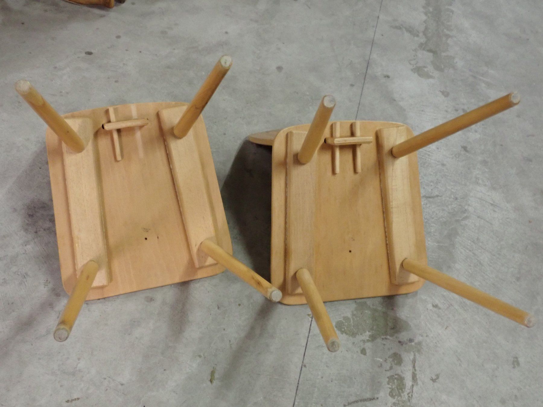 Stühle: 2 Holzstühle – Gebraucht aus Wallisellen von Mf1000 8