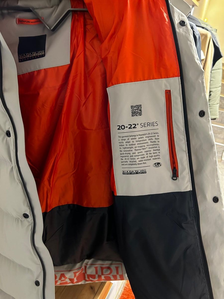Napapijri Giacche: Napapijri Winterjacke Original – Nuovo e nell'imballaggio originale da Tennwil venduto da Zaylaaa 7
