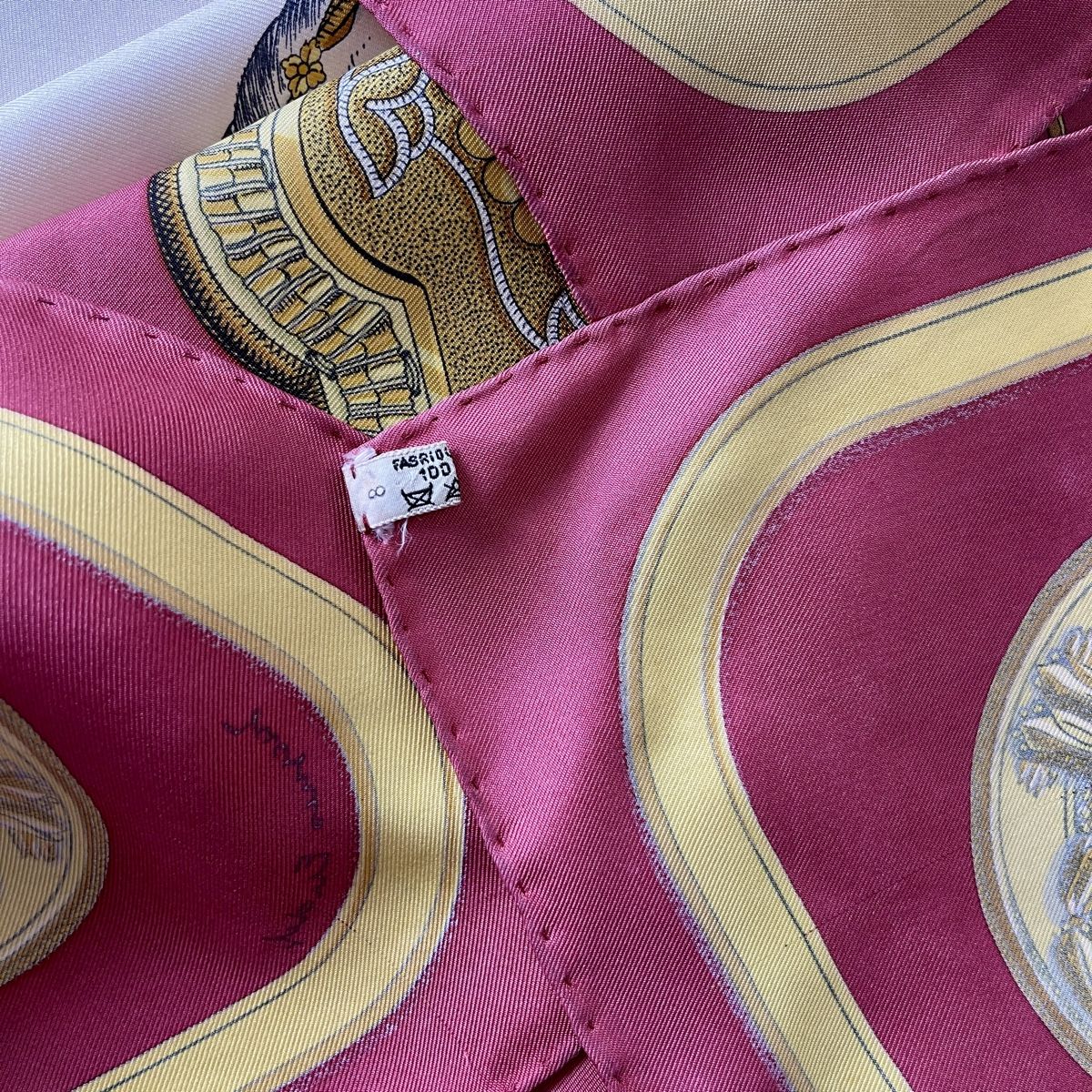 Hermès Foulard & Sciarpe: HERMES Vintage Silk Scarf – Usato da Emmen venduto da Avviivva_Com2023 7