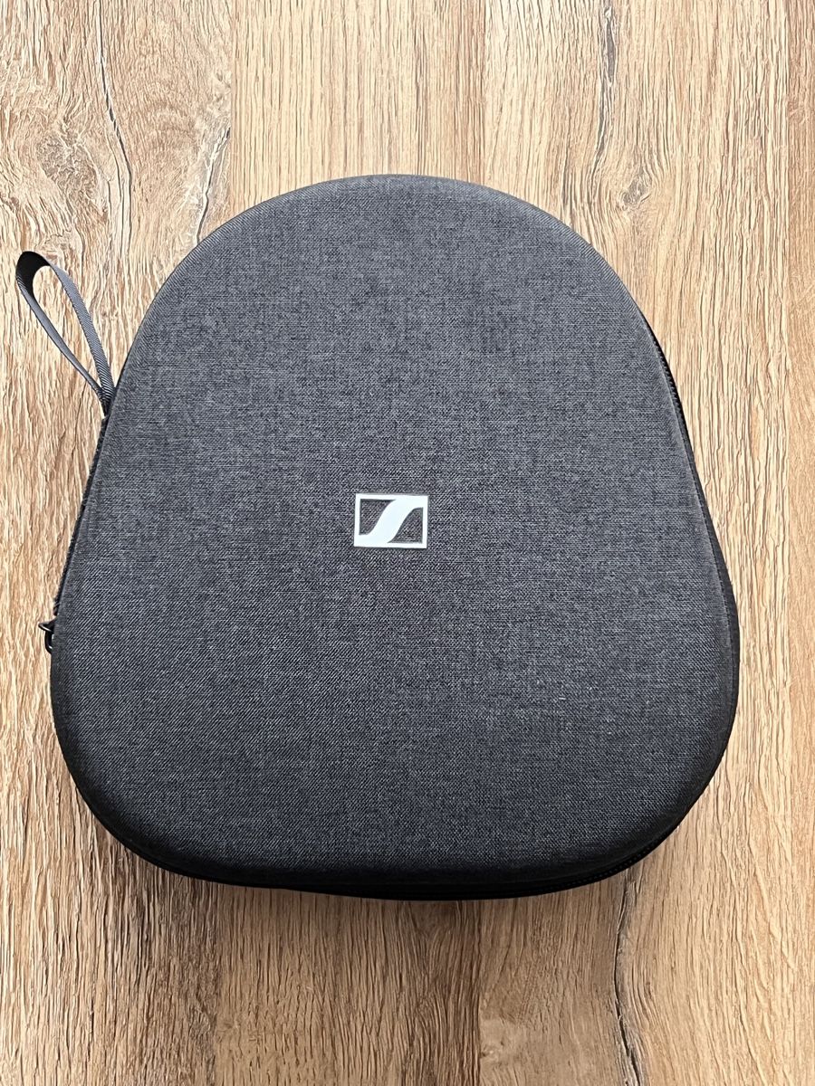 Sennheiser Cuffie: Sennheiser Momentum 4 – Nuovo (secondo la descrizione) da Uzwil venduto da  2