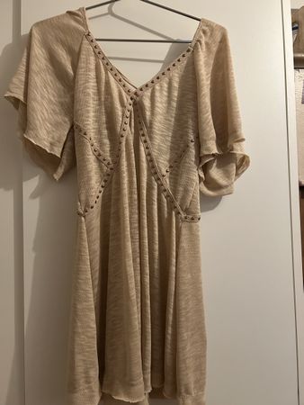 Oberteil beige Grösse S mit Nieten kurzarm