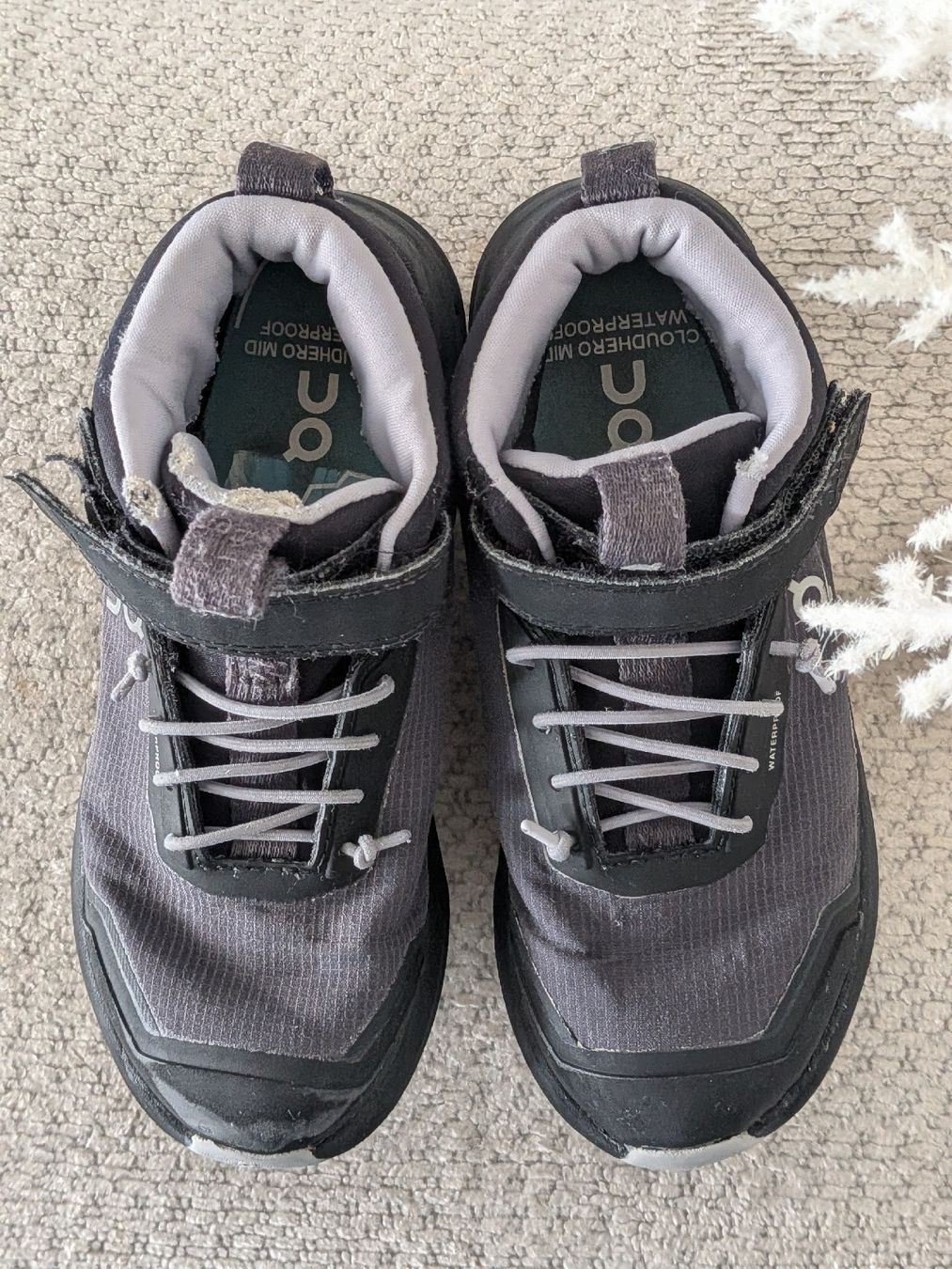 On Scarpe per ragazzi: ON Cloud Kinder Boots Wasserdicht – Gr. 28.5 – Usato da Opfikon venduto da ahi_hlw9 3