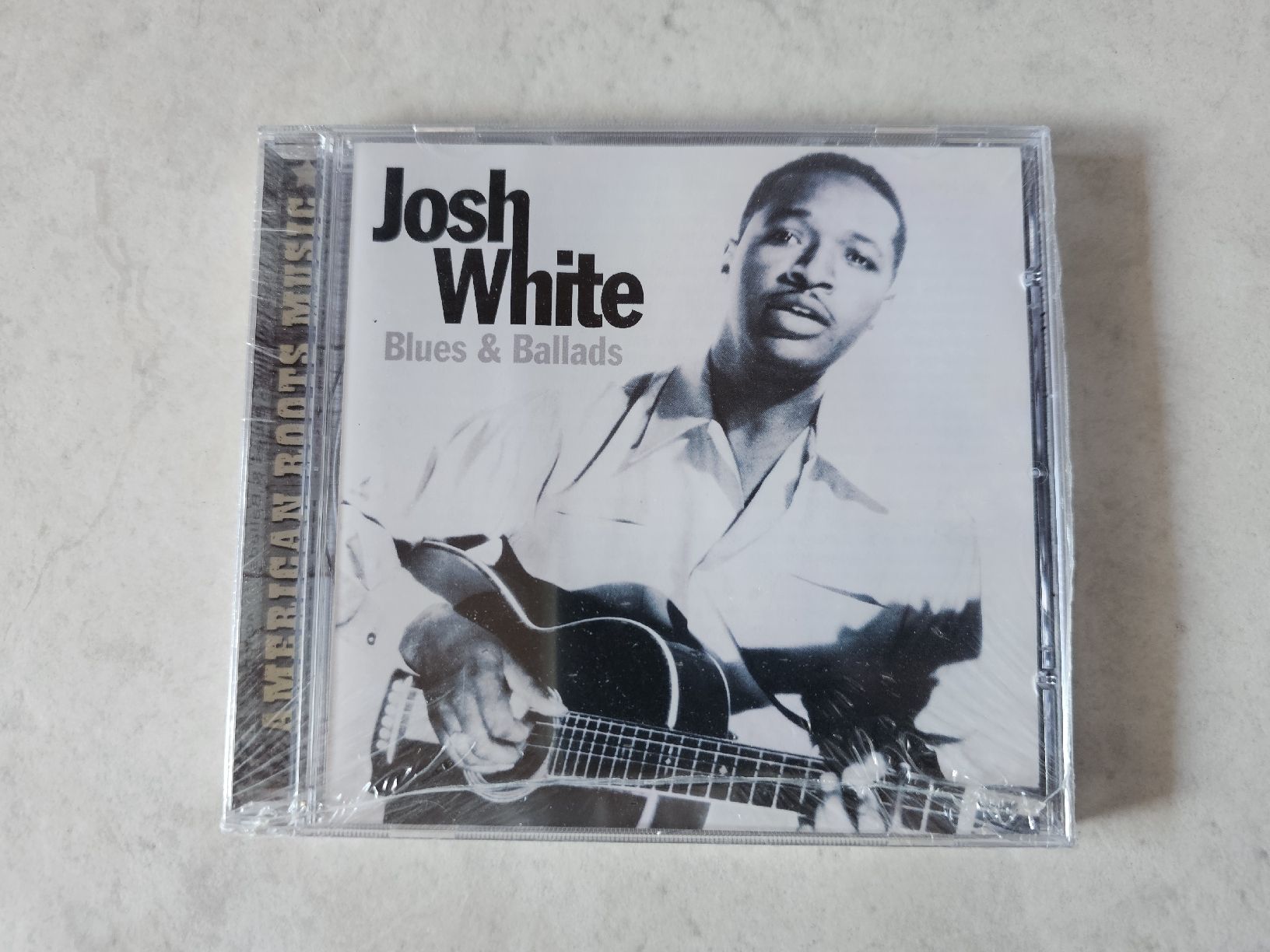 CD: Josh White  -  Blues & Ballads  /  Fabrikneu – Nuovo e nell'imballaggio originale da Schneisingen venduto da backstore24