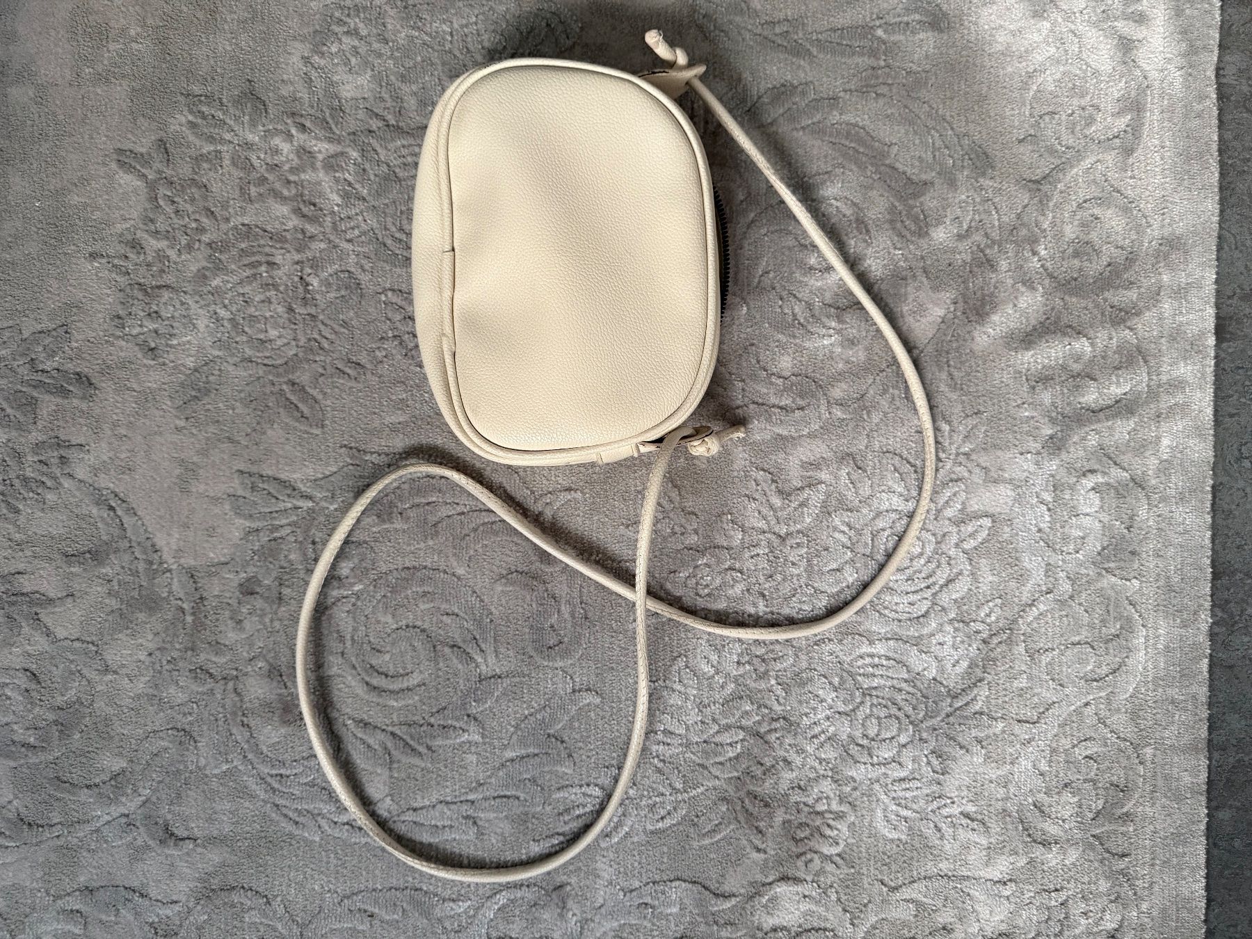 Borse da donna: Kleine beige Umhängetasche – Usato da Grenchen venduto da Wolfine 5