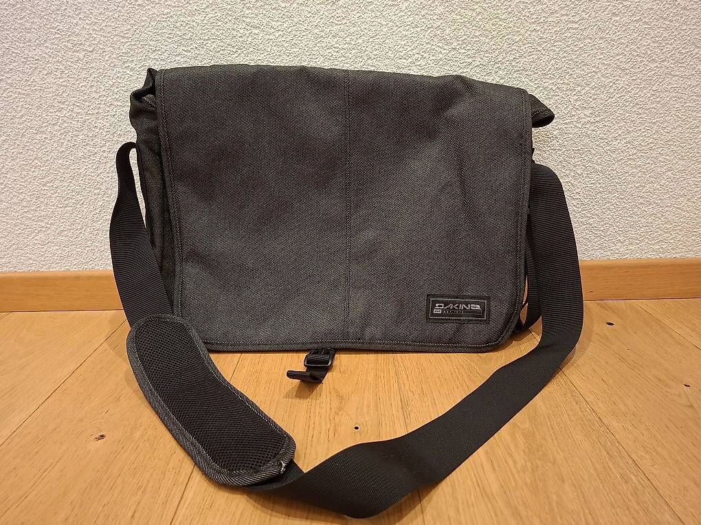 Borse: Dakine Laptoptasche – Usato da Bischofszell venduto da bodesuri16