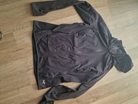 Arc'teryx Kapuzenjacket, Grösse M, Top Zustand