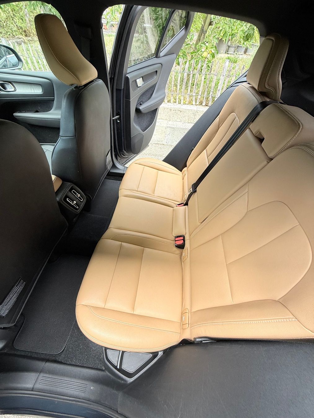 Volvo Autos: Volvo XC40 T4 4WD – Gebraucht aus Boningen von Leon6 7