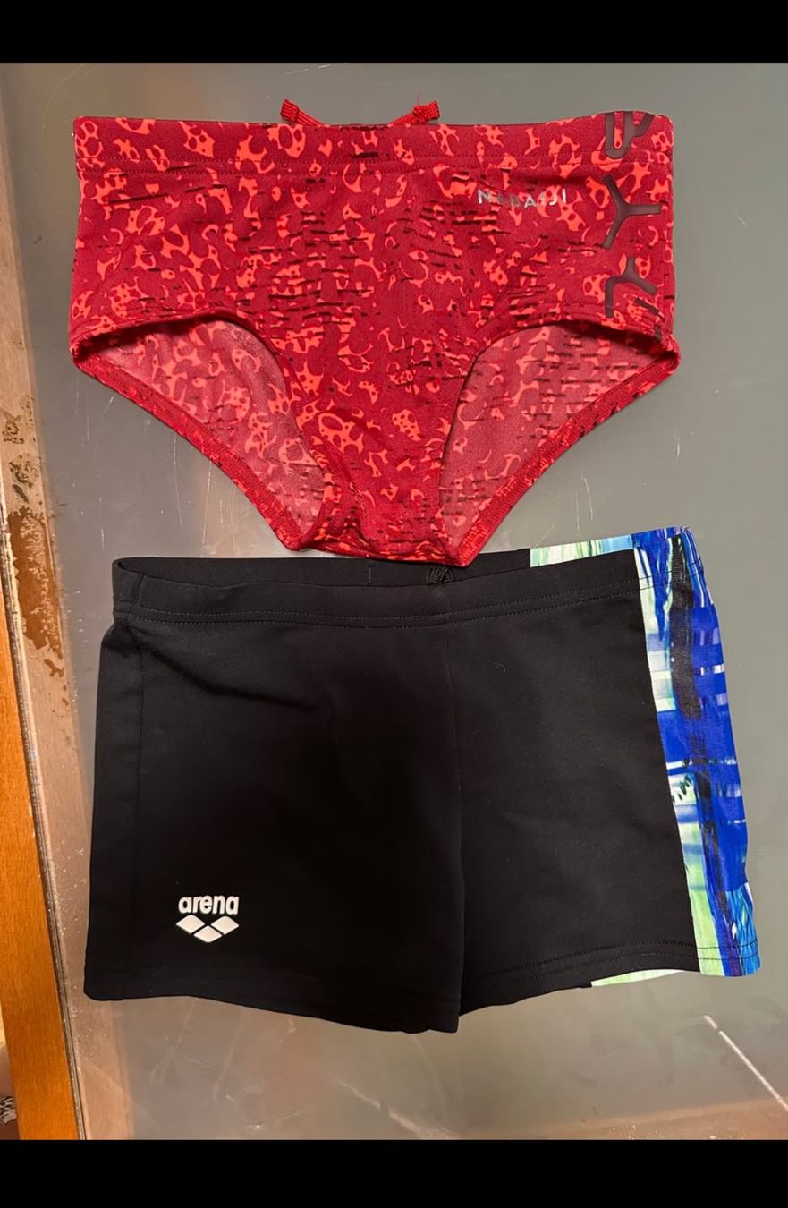 Arena Badehosen: Maillots de bain natation garçon 6ans – Gebraucht aus La Tour-de-Peilz von Leeleeka