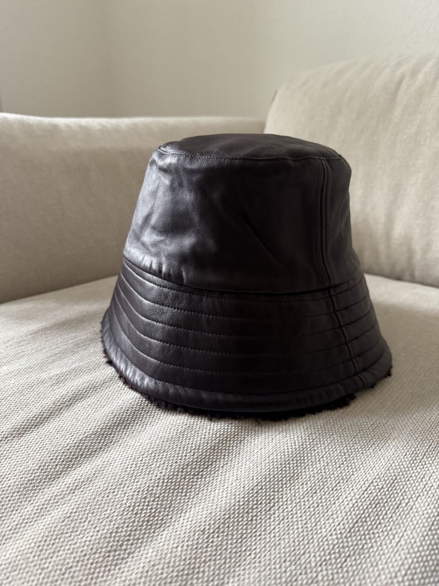 Cos Copricapi, berretti & cappellini: Double side bucket hat – Usato da Zürich venduto da mi_ll_ie 1