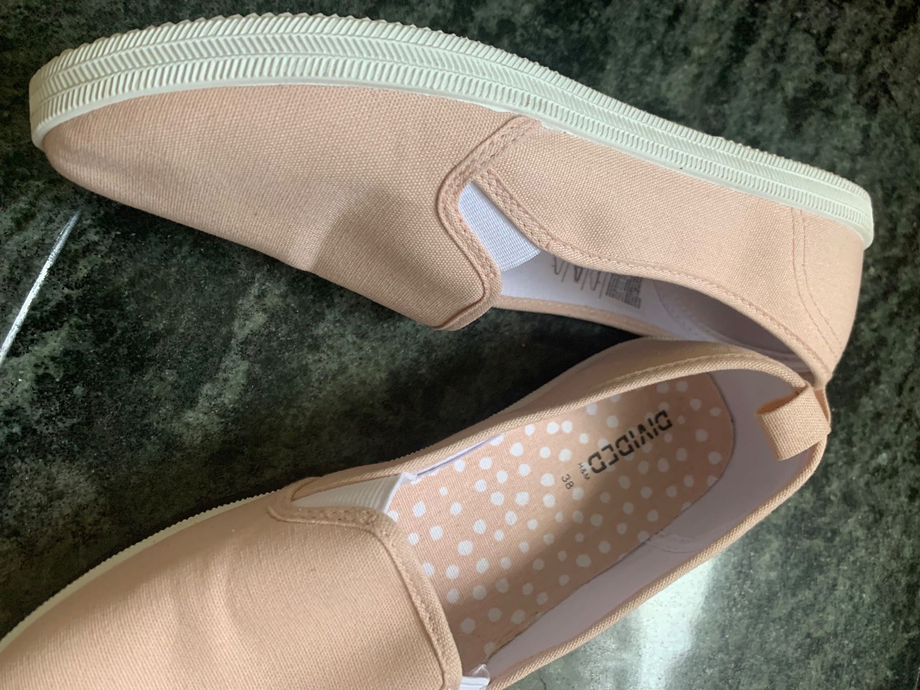 Scarpe da donna: SLIP-ON Sneakers Grösse 38 – Usato da Embrach venduto da korbflechter49 1