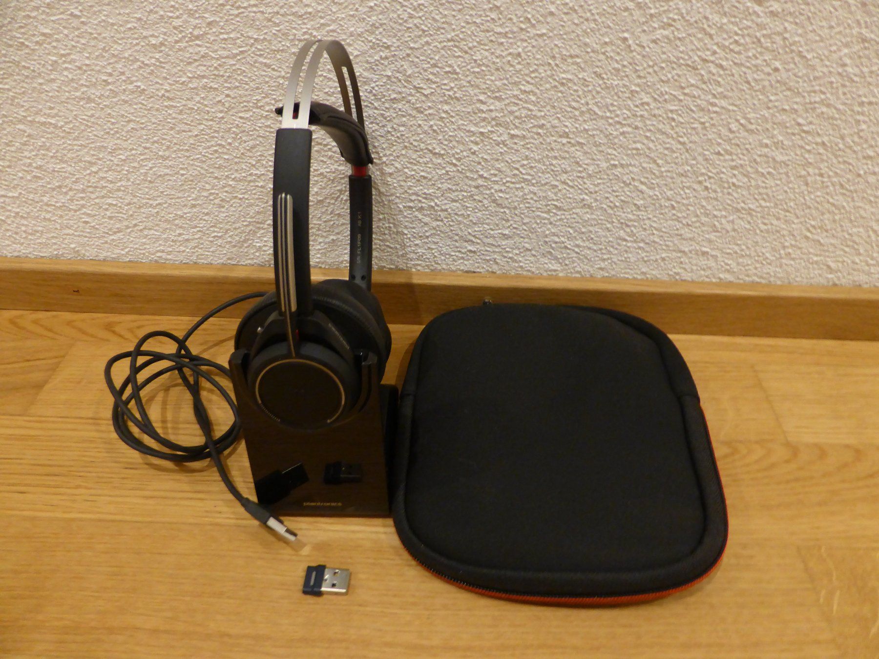 Plantronics Cuffie: Plantronics Voyager Focus UC – Usato da Hochdorf venduto da Antonio1