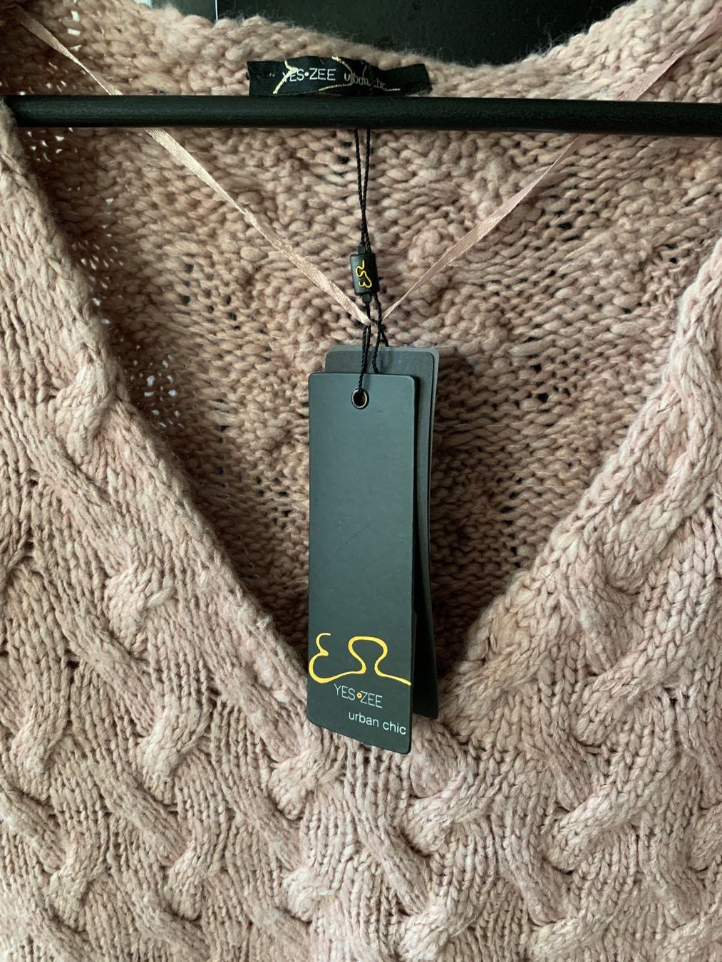 Tops: Neu Damen Pullover – Neuf avec emballage d'origine à Schlieren par tug_568r 1