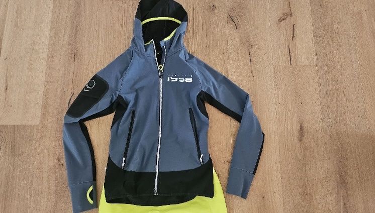 Martini Kleiderpakete: MARTINI top Set, NP Fr. 600.- – Gebraucht aus Lax von Napili 1