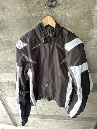 Neue Motorradjacke