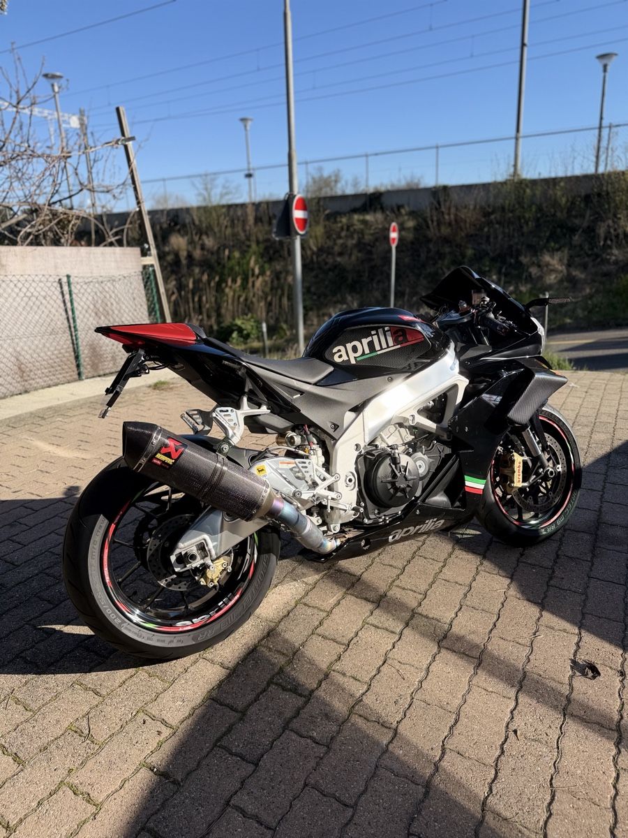 Aprilia Strada: Aprilia RSV4 1000 2012 – Usato da Etoy venduto da Sdx1312 2