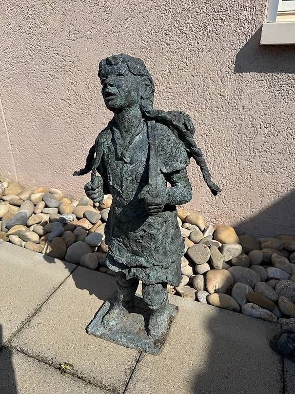 Statuette: Bronze Figur Schulmädchen – Usato da Merenschwand venduto da yogi2000