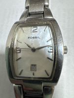 Montre Fossil argentée pour femme, élégante et intemporelle