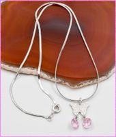 Bezaubernder Schmetterlings Anhänger mit Kette