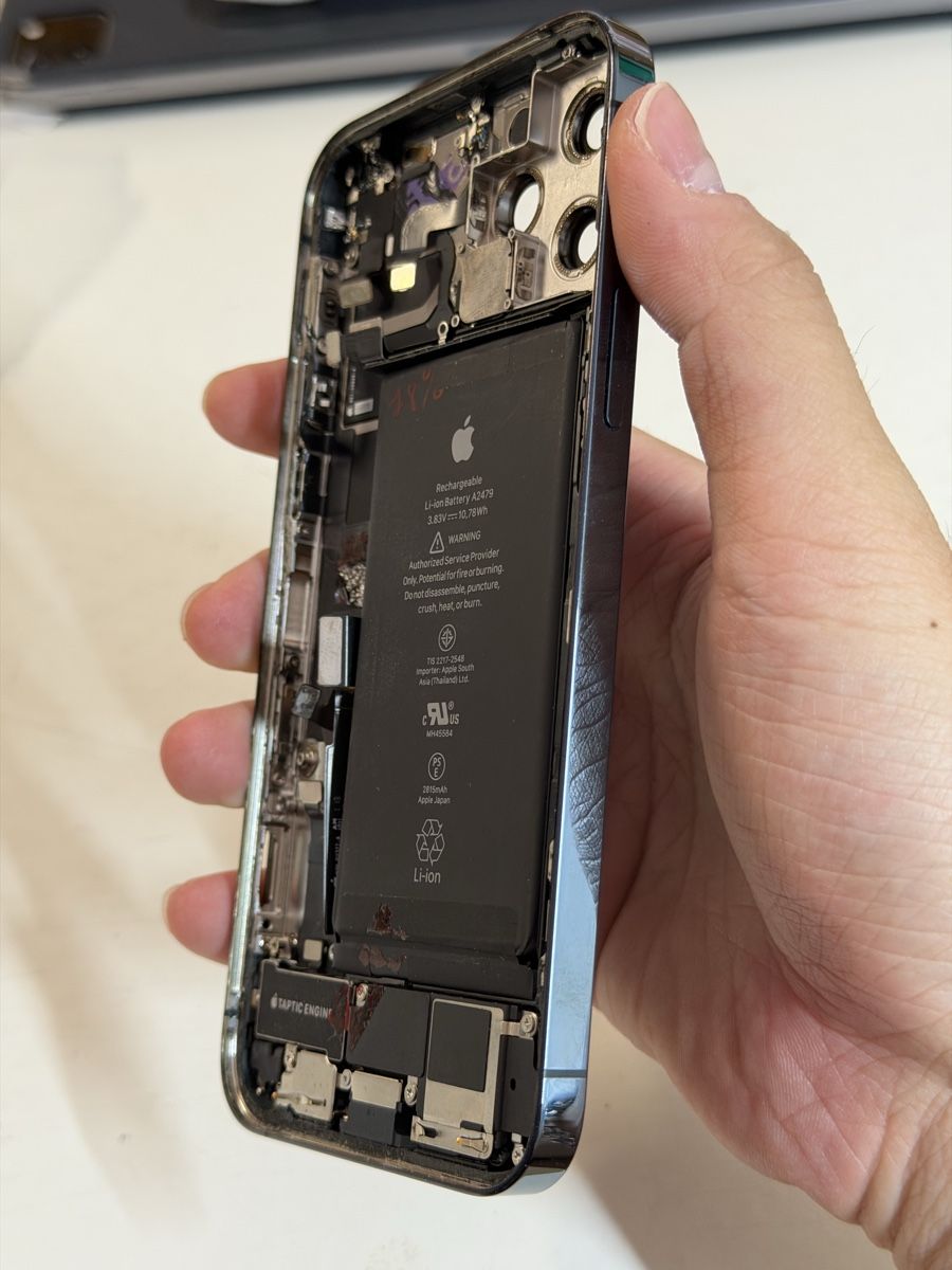 Apple Handys / Smartphones: Komplett iPhone 12Pro Gehäuse Pulled – Gebraucht aus Chur von beverlyone 3