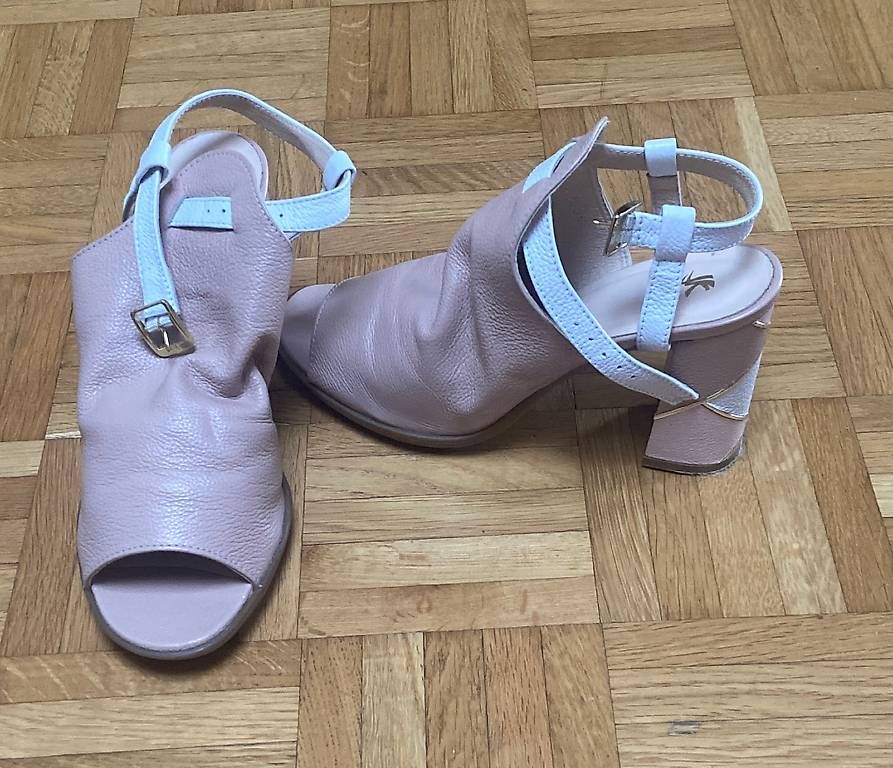 Scarpe da donna: Neue Leder Schuhe Sandalen gr 38 – Nuovo (secondo la descrizione) da Basel venduto da vla_6zt2
