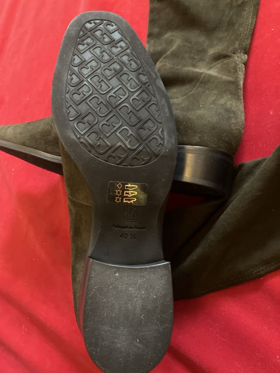 Scarpe da donna: Elegante Wildlederstiefel,Grösse 40.5 – Usato da Muralto venduto da jac_hkz5 2