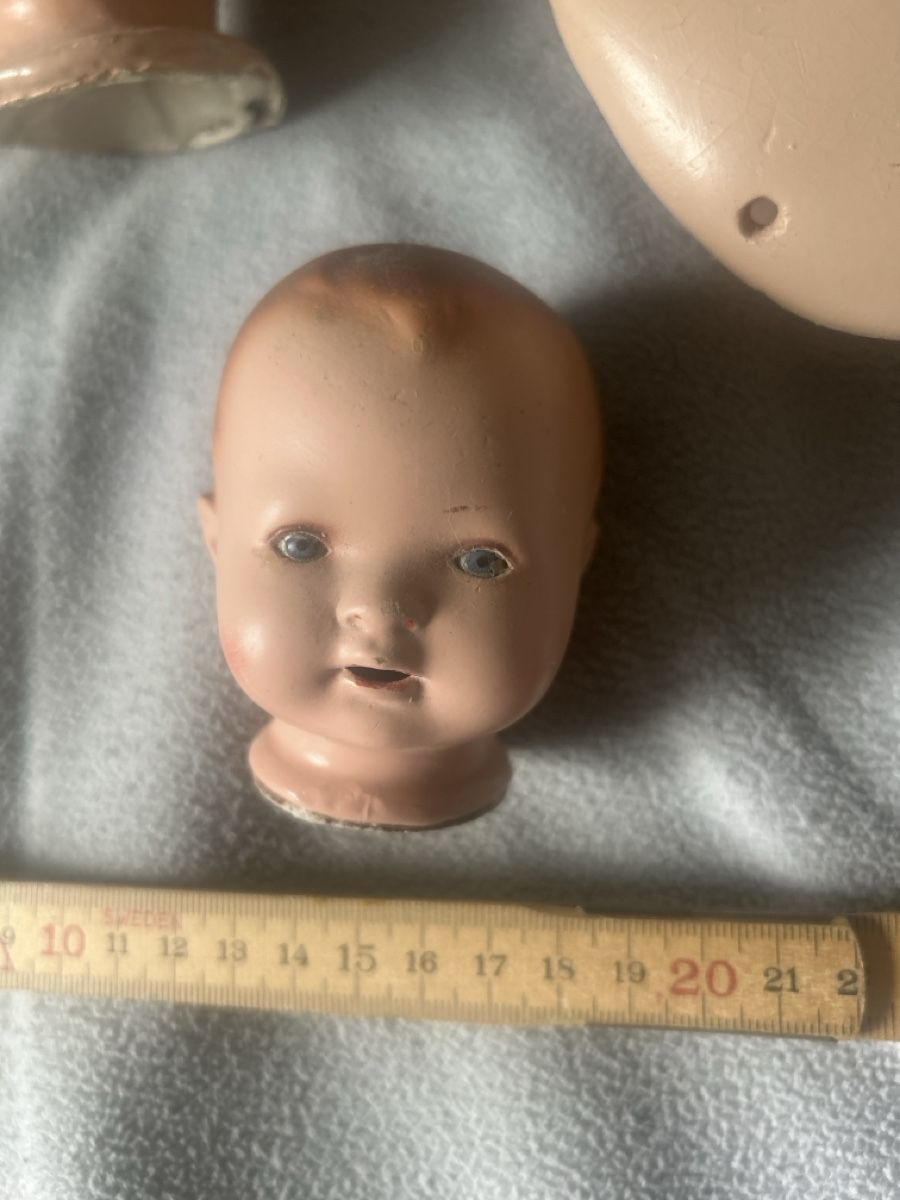 Bambole: 4 alte Puppenköpfe antik – Usato da Bonstetten venduto da Ebano- 4