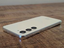 SAMSUNG S23 256GB NEUER AKKU