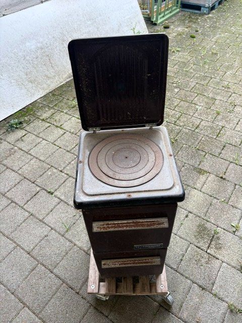 Altri mobili d'antiquariato: Holzofen – Usato da Herzogenbuchsee venduto da aeschpe 1