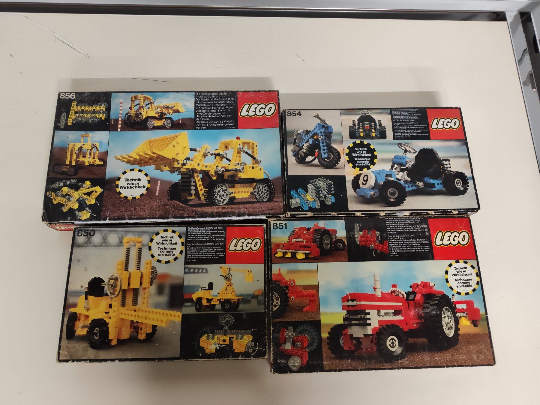 Lego Kit di costruzioni: LEG0 Technic 851 Traktor, original Verpackung & Anleitung – Usato da Bern venduto da WE_ARE 2