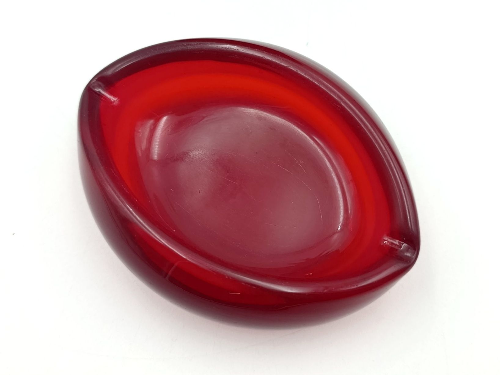 Aschenbecher: Vintage Aschenbecher rot Lippe – Gebraucht aus Wil SG von Donaldus 2