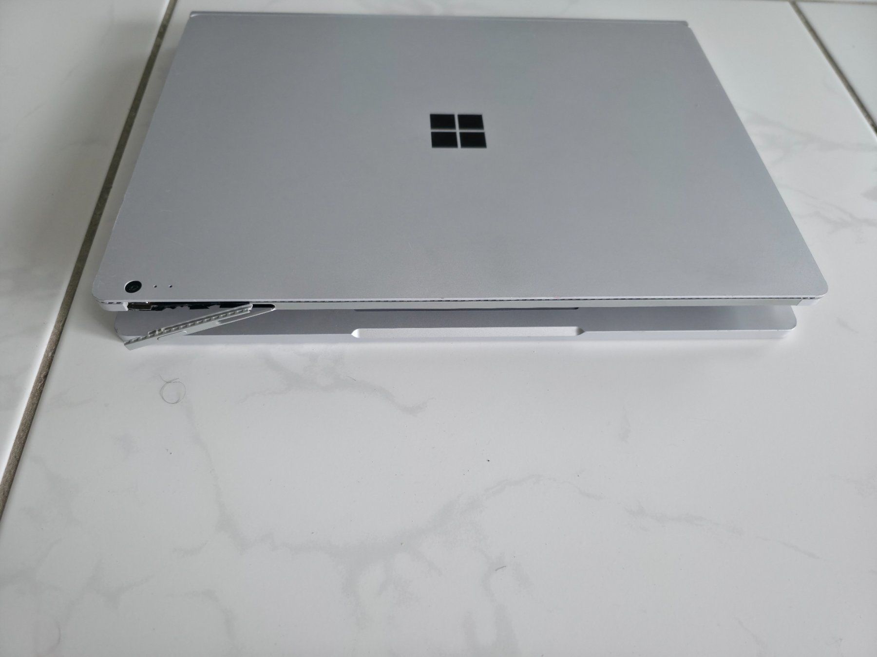 Microsoft Notebook: Defektes Surface Book 1 – Usato da Luzern venduto da i-ahhdisney 3