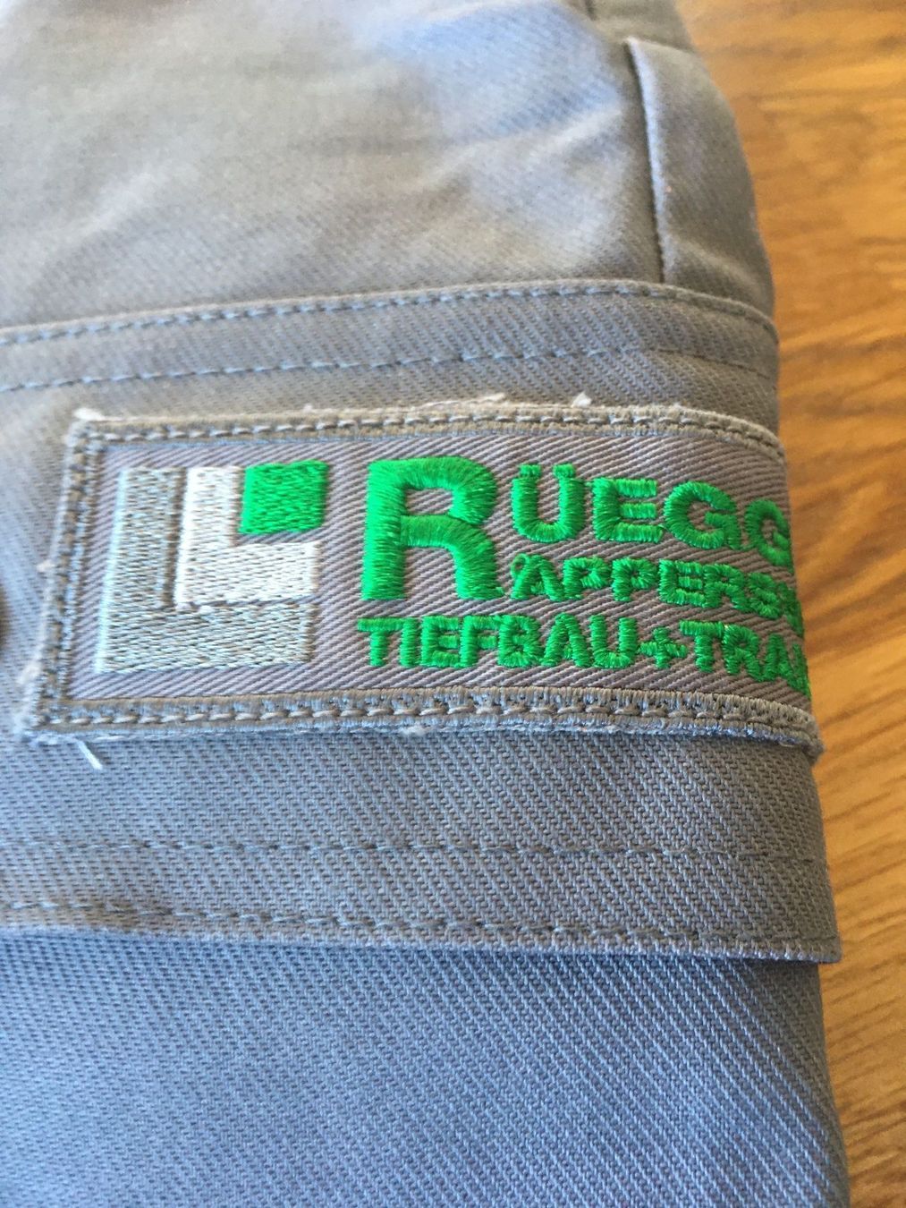 Pantaloni: Arbeitskleidung Hose lang Gr.52 – Usato da Bettwiesen venduto da Zustand57