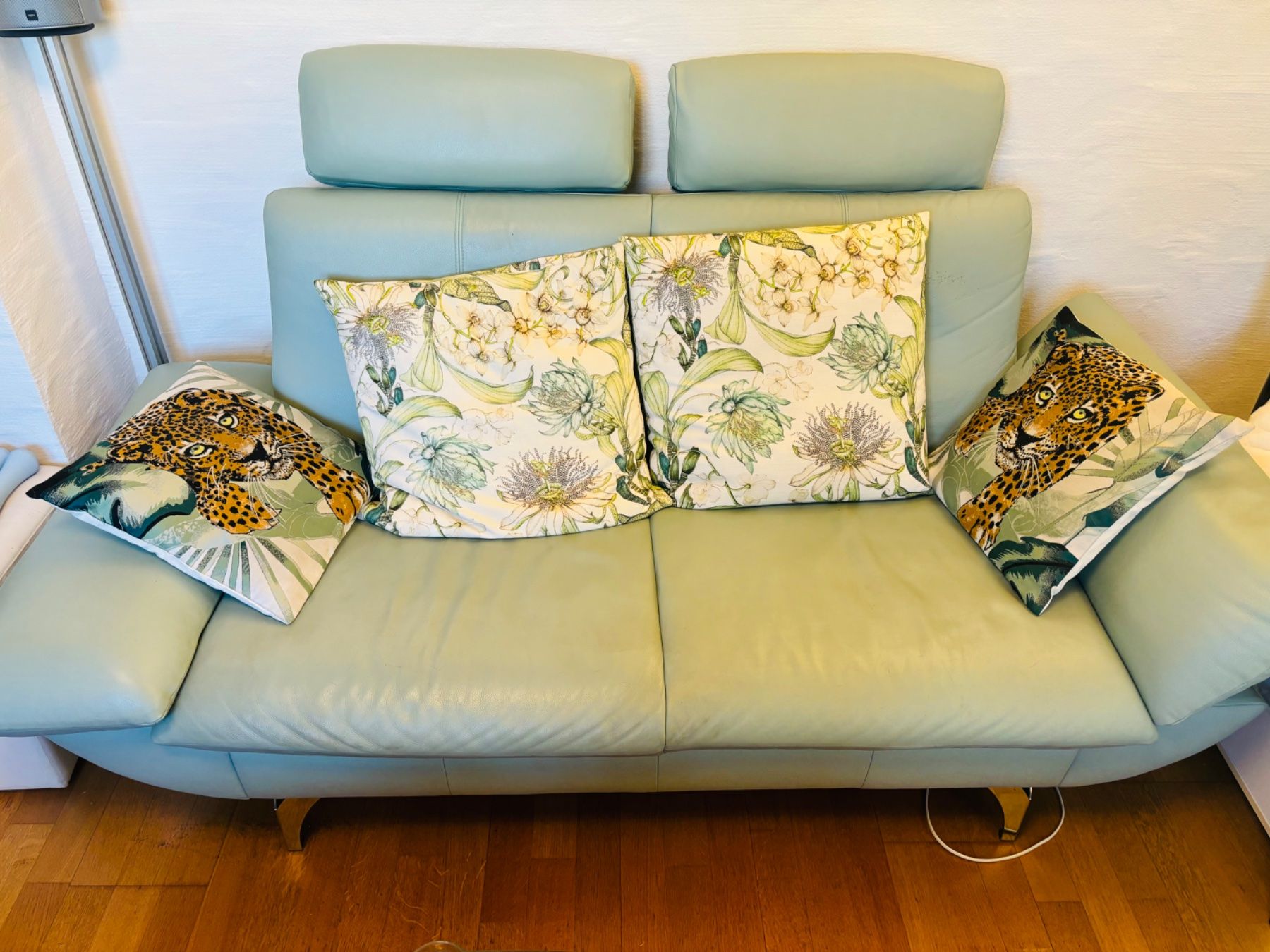 Sofas: Zweisitzer Sofa Leder mintgrün – Gebraucht aus Adliswil von Rai_ki 2