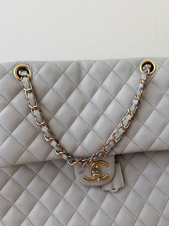 Zaini: Chanel Mountain Rucksack Grau – Usato da Roggwil venduto da est_r5x7 3