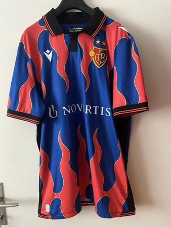FC Basel Trikot Grösse XL Flammen Design