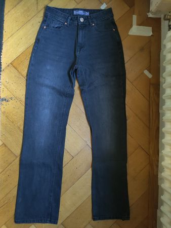 Jean noir coupe droite, taille 34