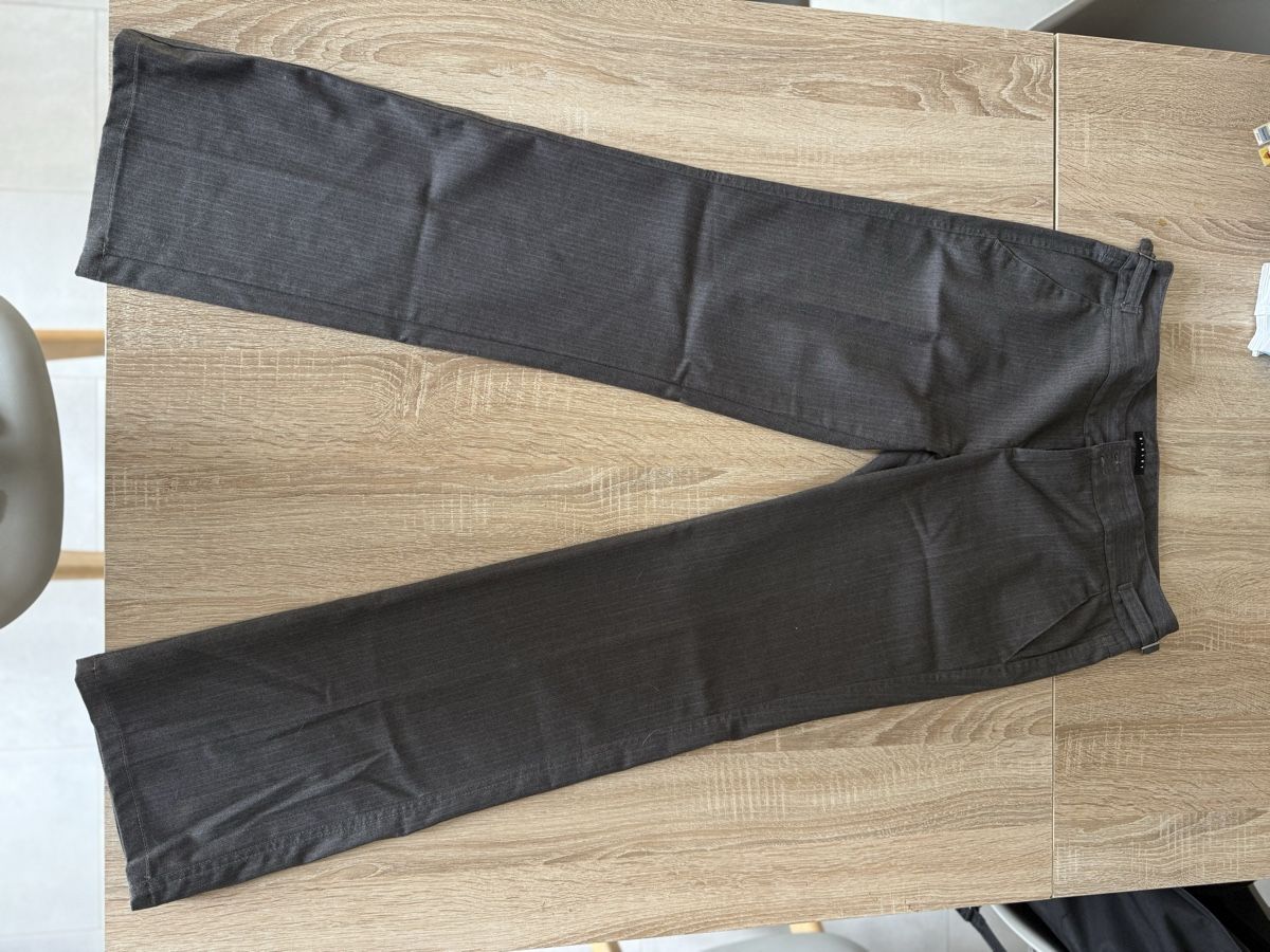 Completi & Tailleur: Ensemble tailleur, gris, élégant, taille 36! – Nuovo (secondo la descrizione) da Conthey venduto da ros_j9d6 1