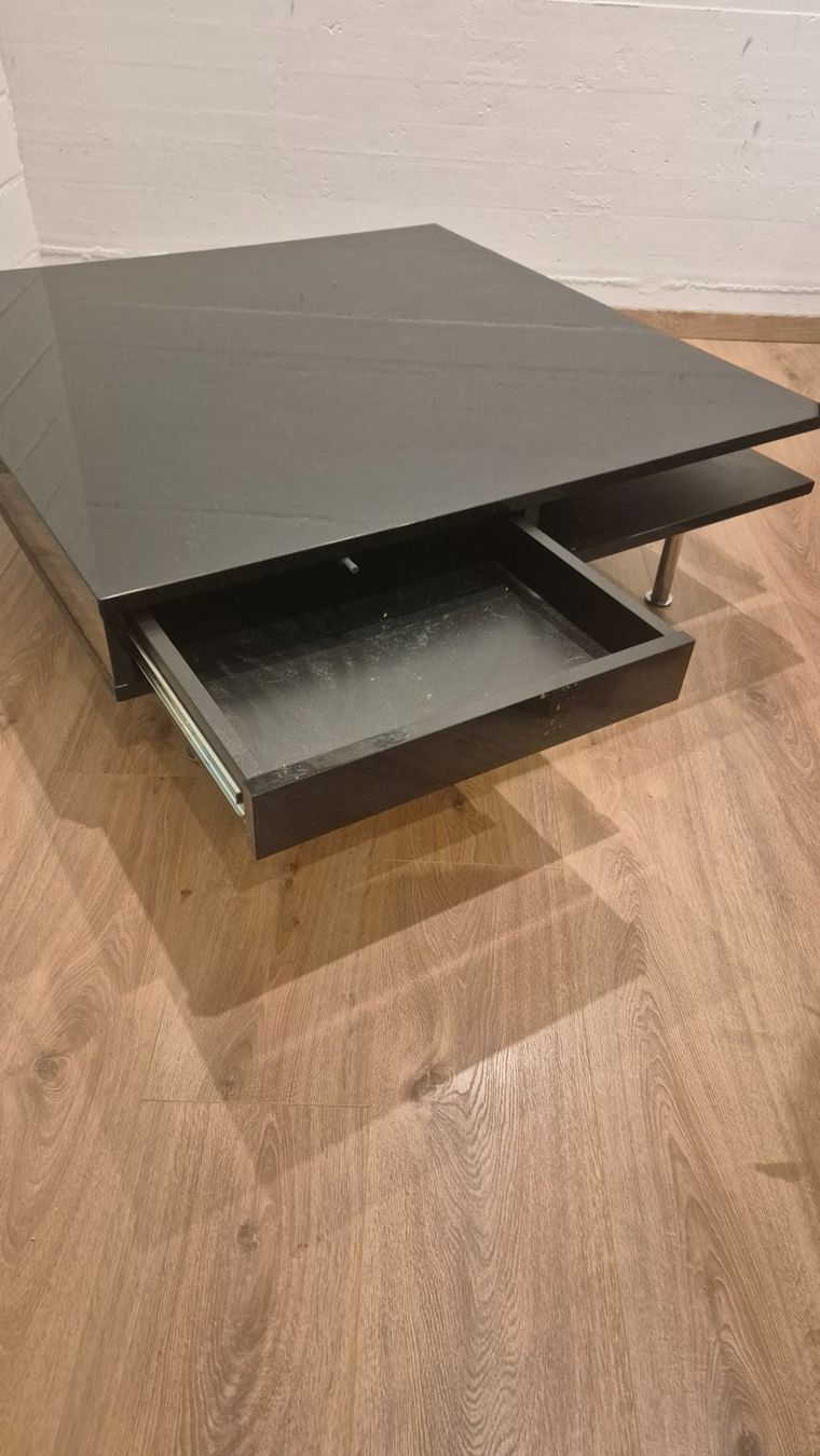 Tables: Glastisch schwarz – D'occasion à Wetzikon ZH par phleuen01 1