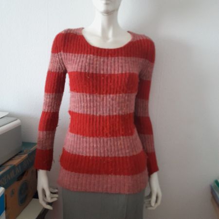 Gestreifter Pullover in Rot/Rosa Gr. S/M