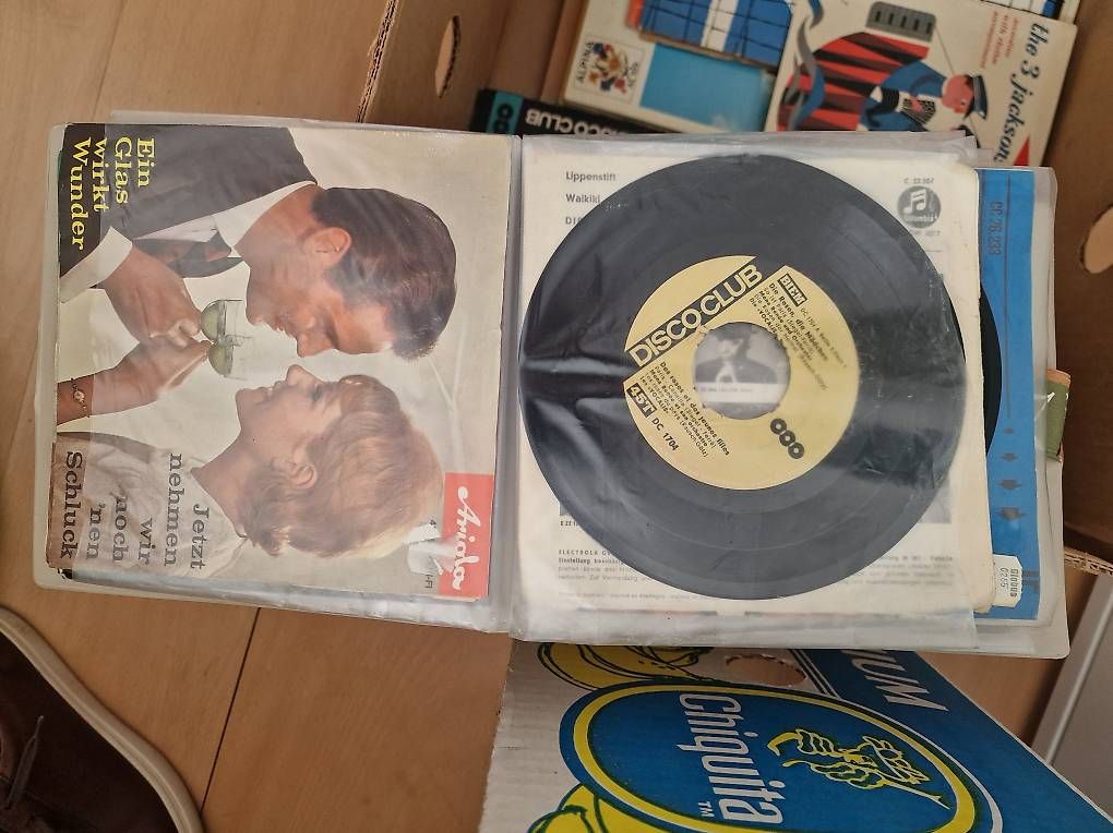 Vinyles: 40 alte Schlager Singles und 5 LP – D'occasion à Sevelen par peetem 2