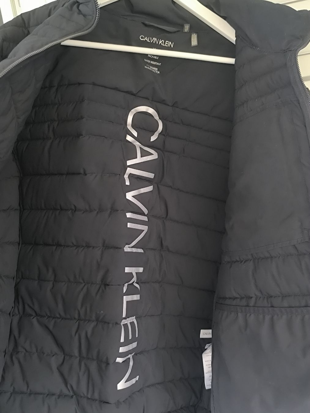 Calvin Klein Giacche: Calvin Klein Jacke  – Nuovo (secondo la descrizione) da Oftringen venduto da Lejaleja 1