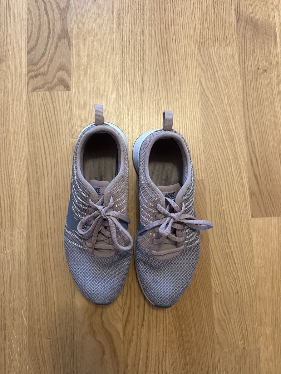 Nike Damenschuhe: Nike Turnschuhe Grösse 37 – Gebraucht aus Luzern von jill244
