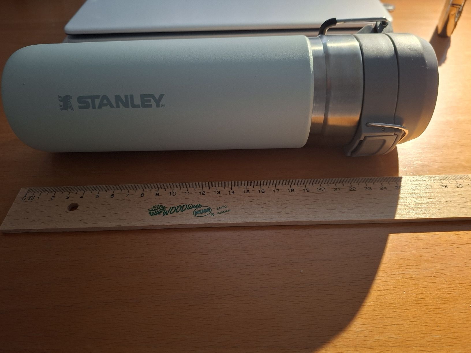 Stanley Trinkflaschen & Thermosflaschen: Stanley Thermobecher 709ml neuwertig – Neu (gemäss Beschreibung) aus Uster von mak_mw2n 3
