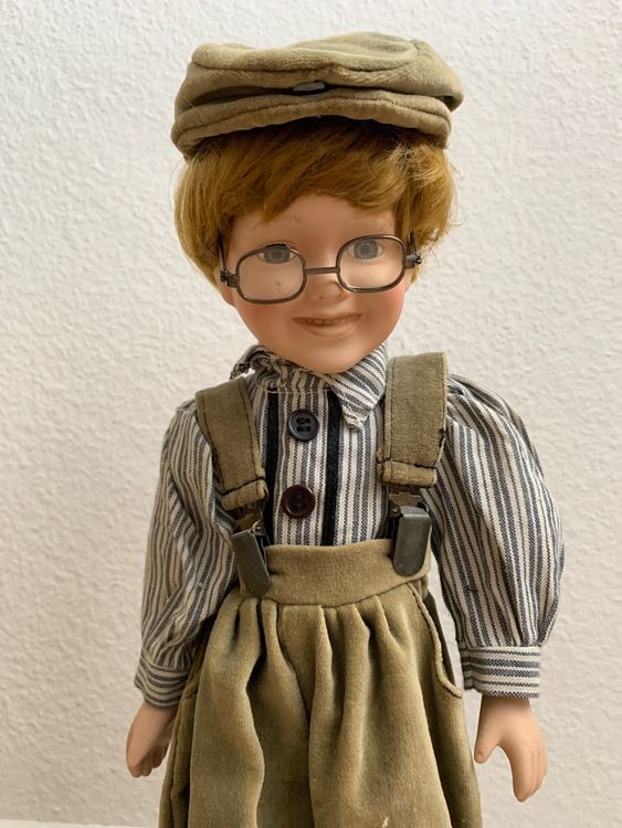 Puppe - Junger Mann mit Brille zum Ausstellen 2